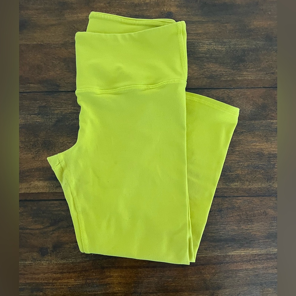 Alo neon yellow-green‎ crop leggings Size S